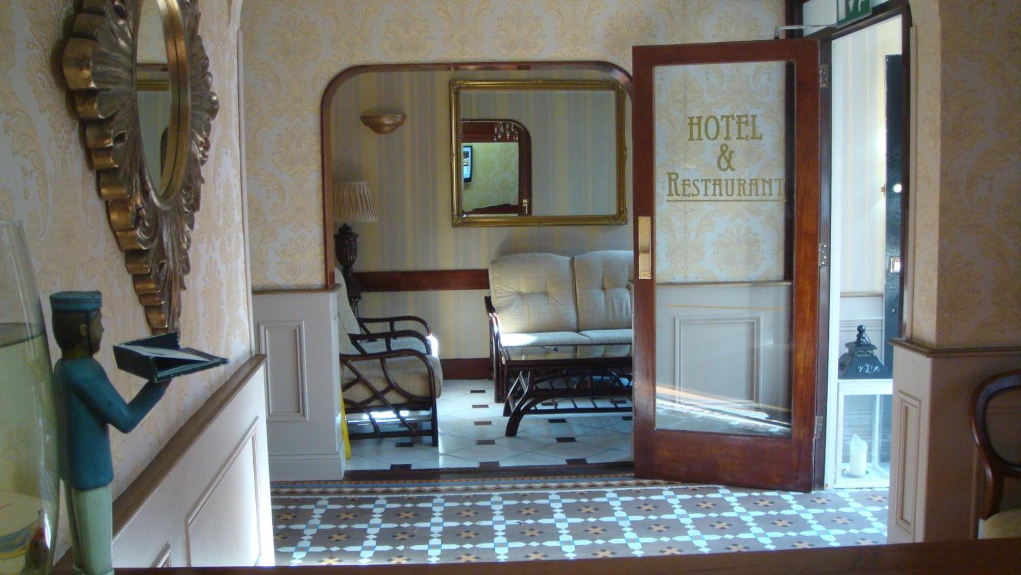 O'Shea'S Hotel ترامور المظهر الخارجي الصورة